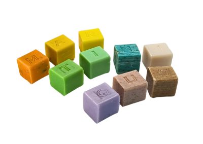 savons parfumé en cubes, 10 cubes pour écrire le mot martinique